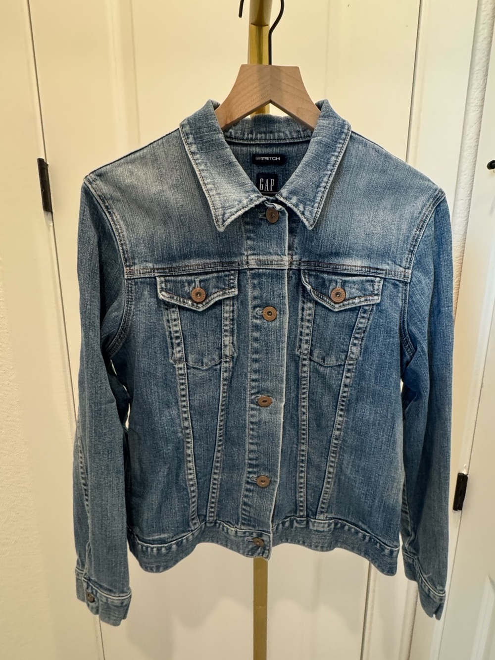 VINTAGE GAP Women's Light Blue Washed Denim Jacket